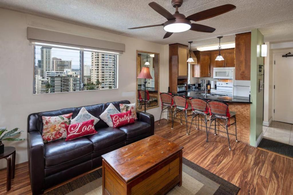 Heart Of Waikiki,1Bdrm,Free Parking, Wifi,No Resort Fees,Youtube,Netflix ! Honolulu Exterior foto